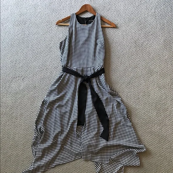 banana republic black and white dress Banana Republic Black Floral Print Round Neck Short Sleeve Mini Sheath   Brie